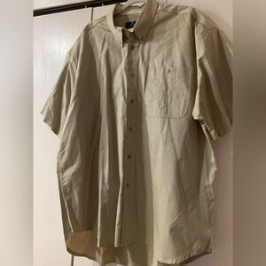 Men's Short-Sleeve Button-Down Shirt in Khaki